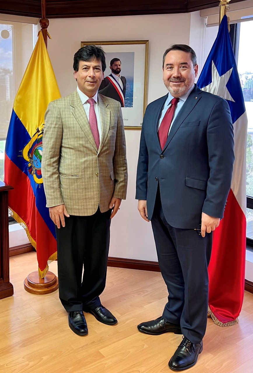 Encuentro con el Embajador de Chile en Ecuador