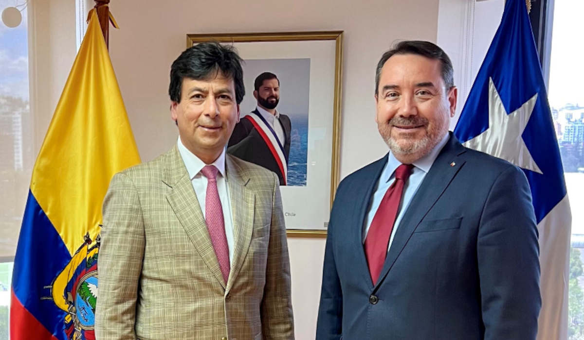 Encuentro con el Embajador de Chile en Ecuador