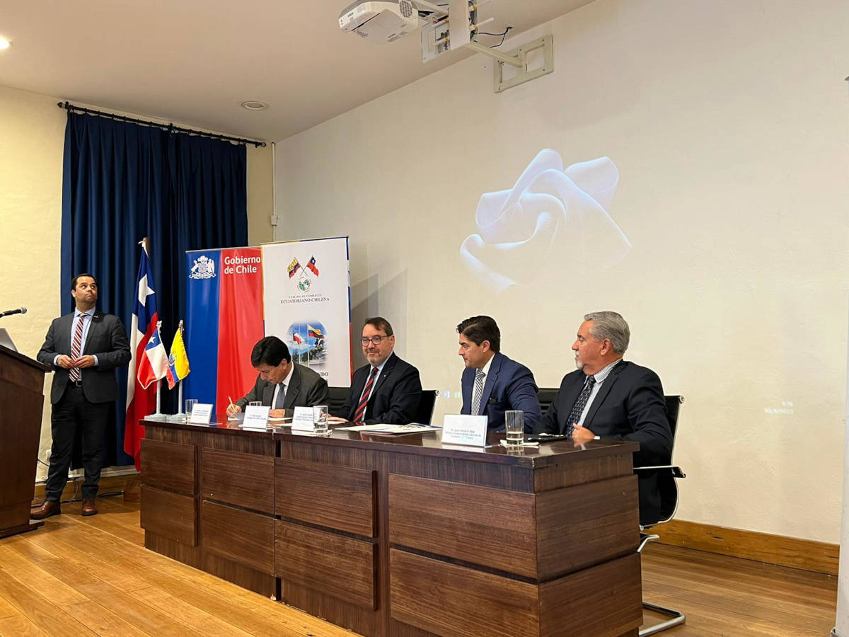 Convenio de Colaboración entre la CIPEM y la CCECH