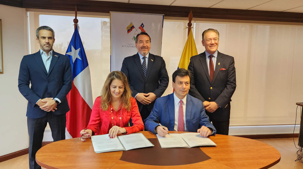 Cámaras de Comercio Ecuatoriano Chilena y de Santiago firman convenio de colaboración para promover mecanismos de resolución de controversias