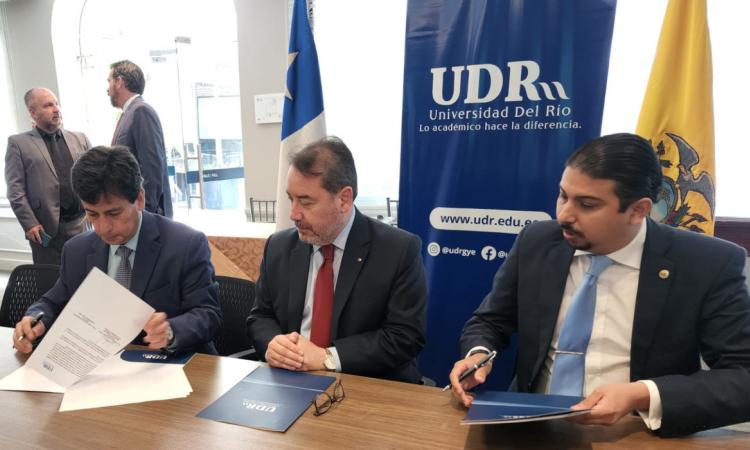 Convenio CCECH - Universidad del Río